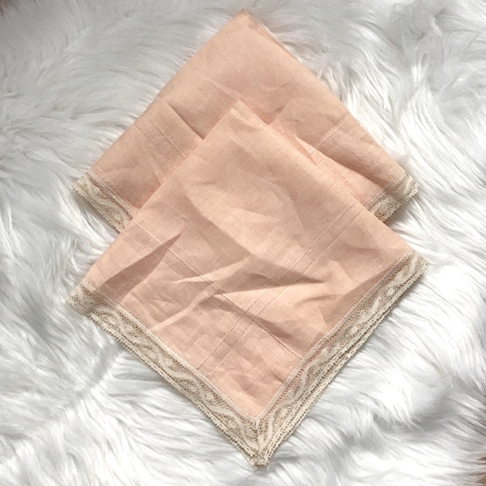 Vintage linen and lace women’s hanker chiefs EUC